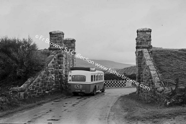 BUS SCENE BRIDGE